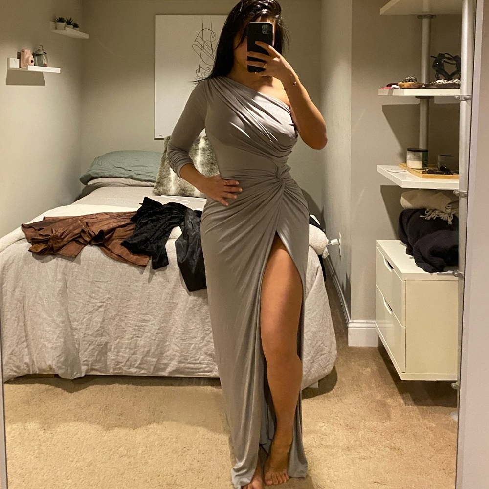 Tadashi shoji vintage silver chrome dress size xs one shoulder high slit maxi